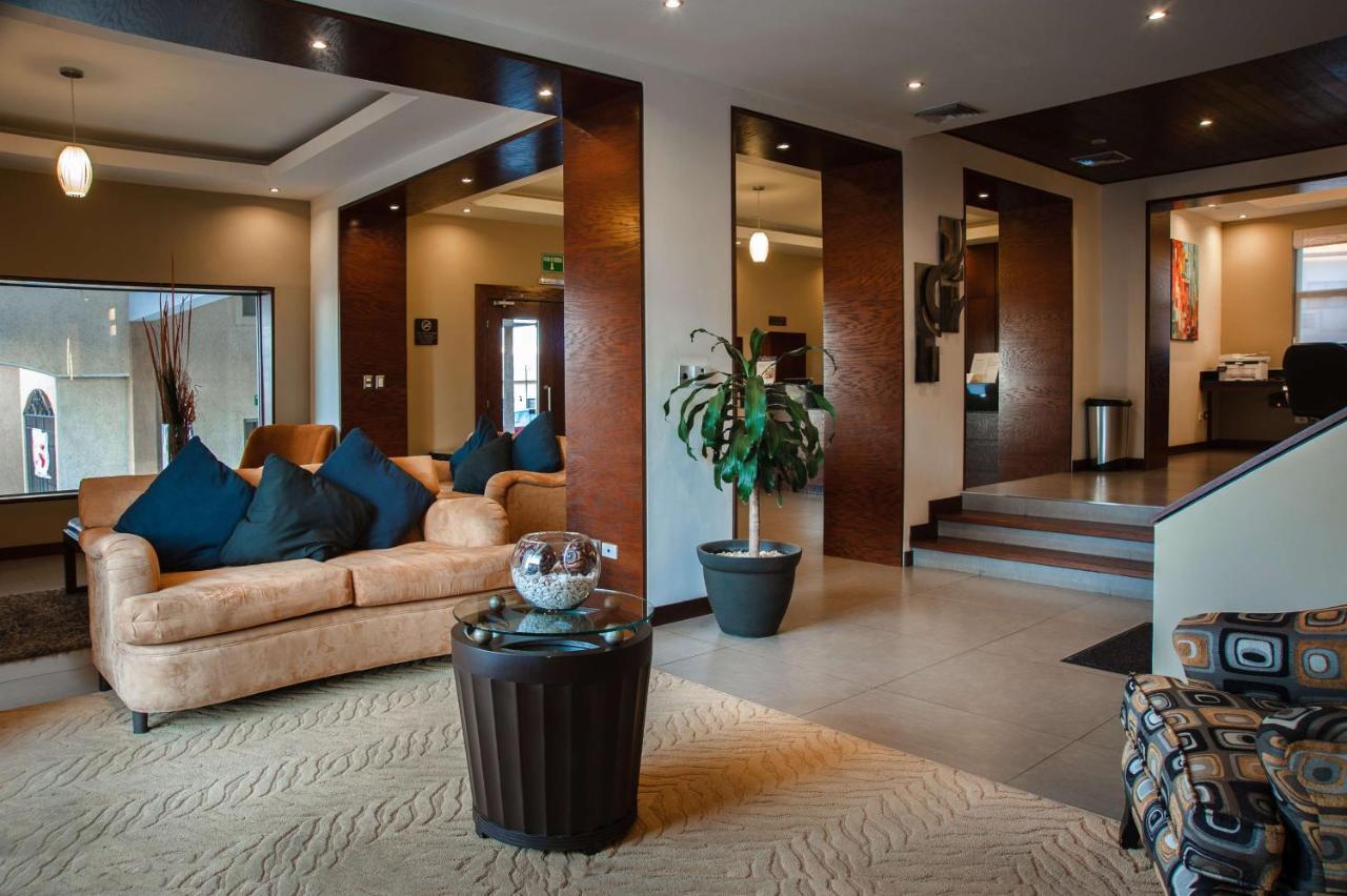Best Western Cumbres Inn Cd. Cuauhtemoc Kültér fotó