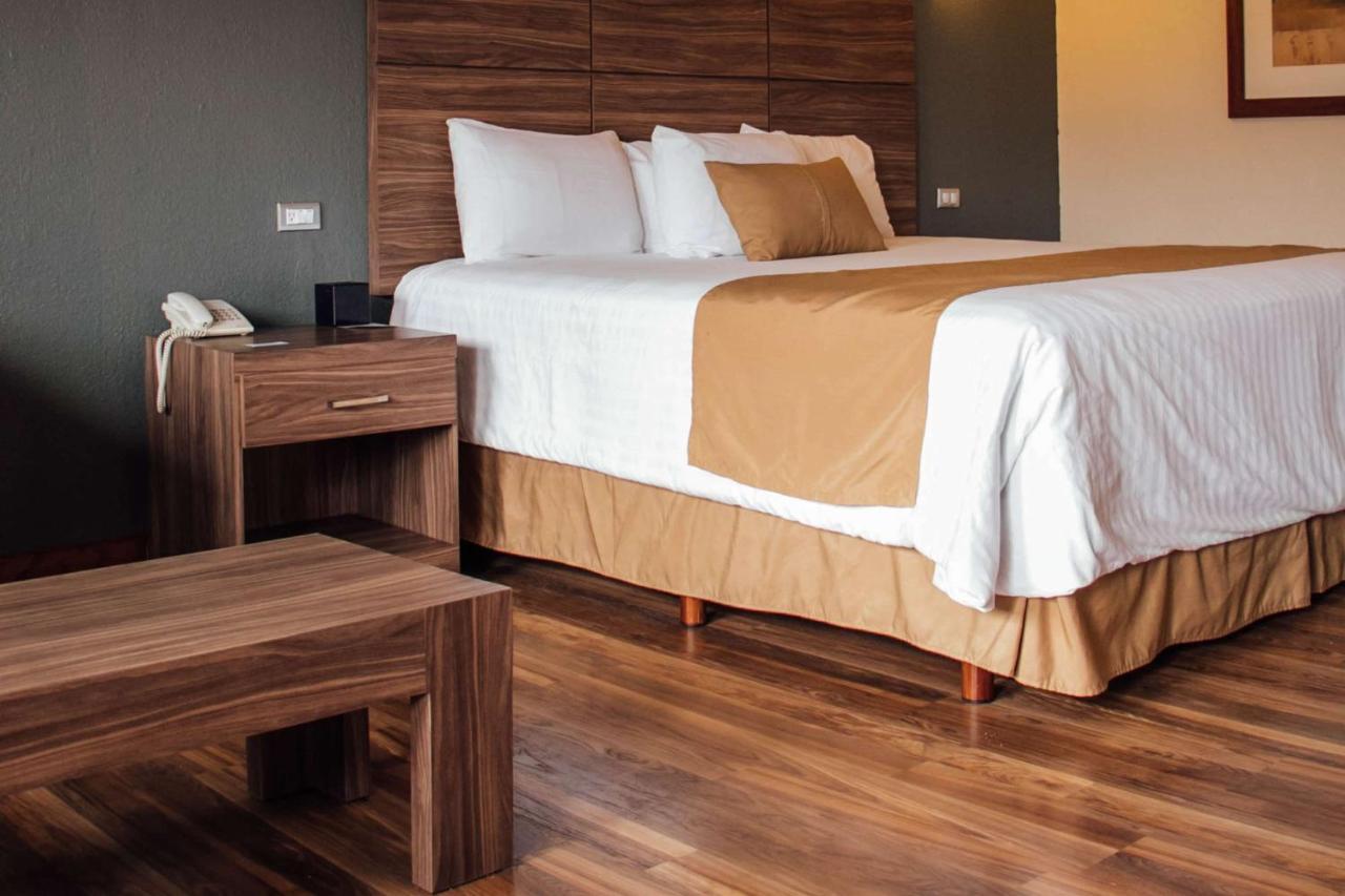 Best Western Cumbres Inn Cd. Cuauhtemoc Kültér fotó