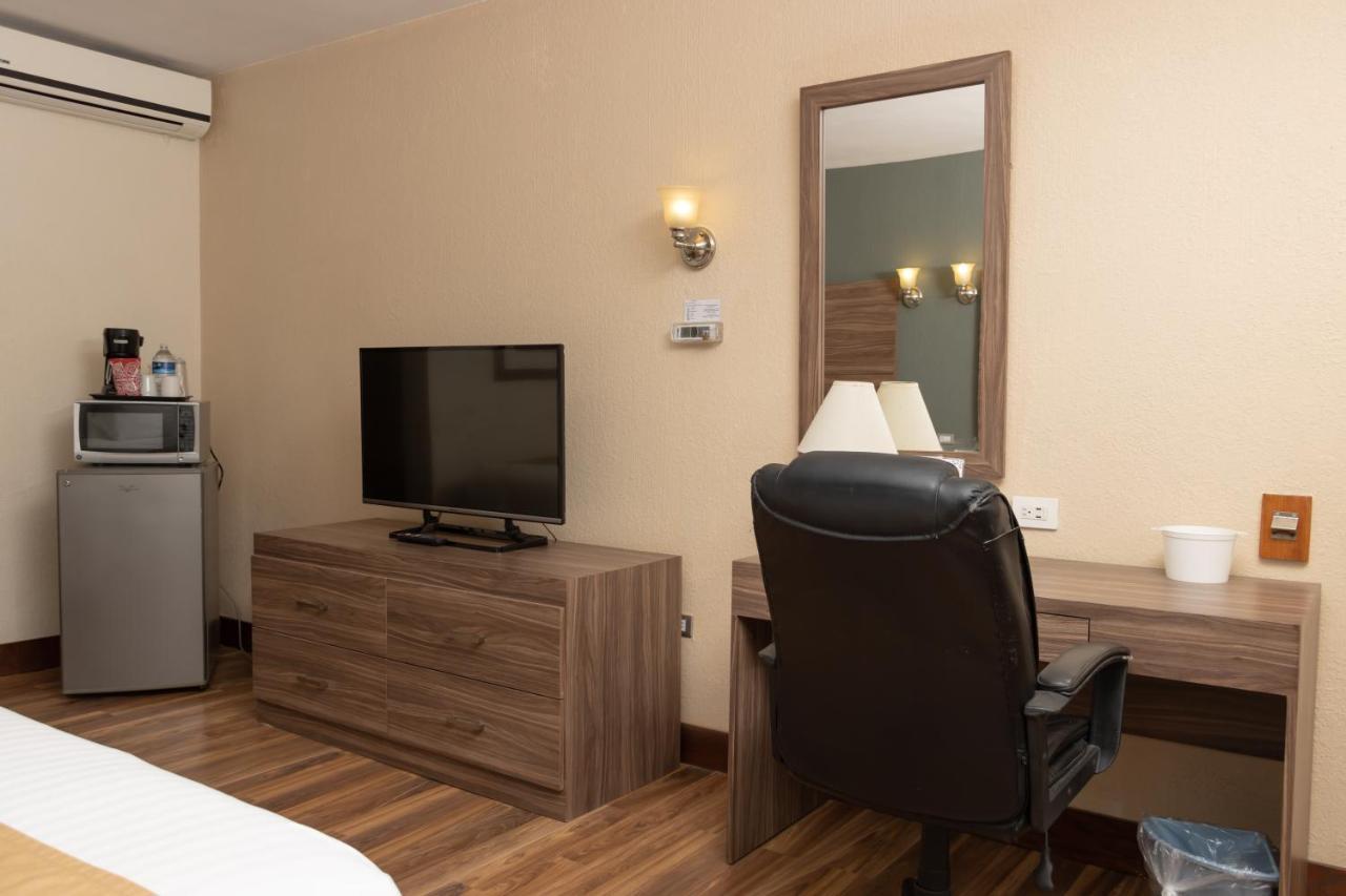 Best Western Cumbres Inn Cd. Cuauhtemoc Kültér fotó