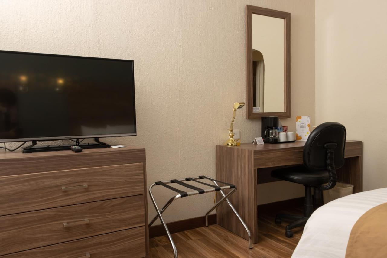 Best Western Cumbres Inn Cd. Cuauhtemoc Kültér fotó