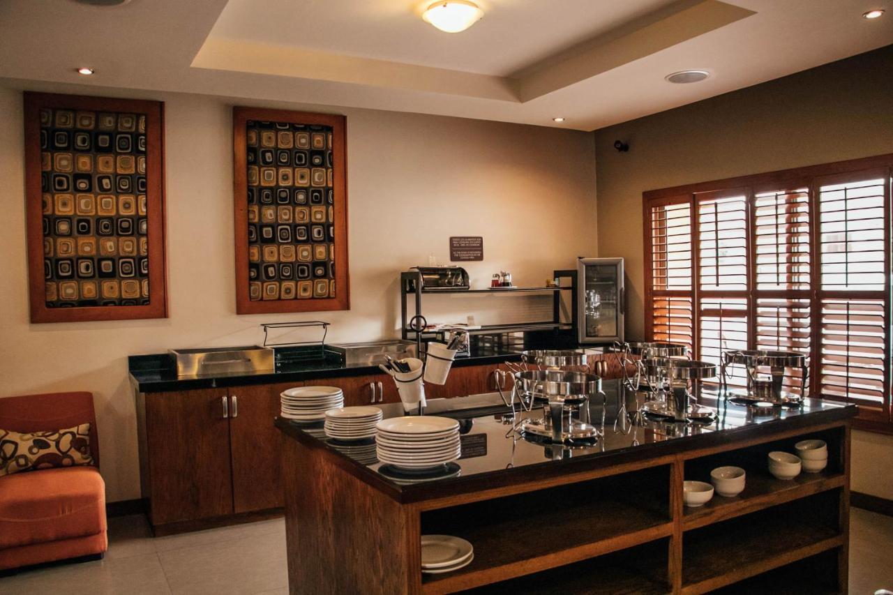 Best Western Cumbres Inn Cd. Cuauhtemoc Kültér fotó
